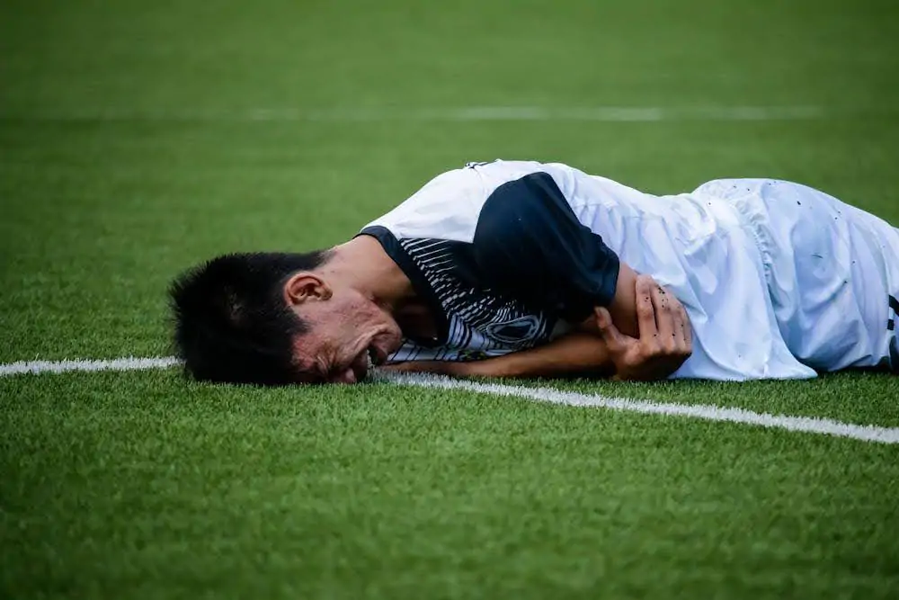 causes of shoulder dislocation